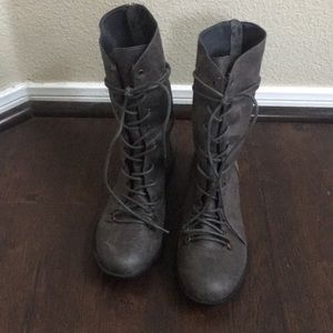 BKE grey combat boots